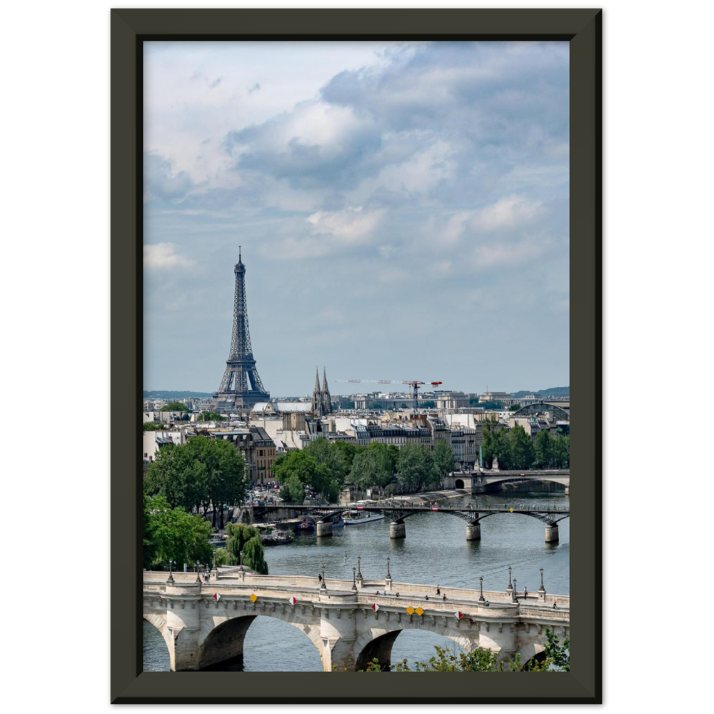 Eiffel Tower, bridges over Seine - Tour Eiffel, ponts sur la Seine